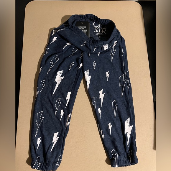 Chaser Navy/Blue bolt sweatpants print NWOT Size 6 - Picture 4 of 5